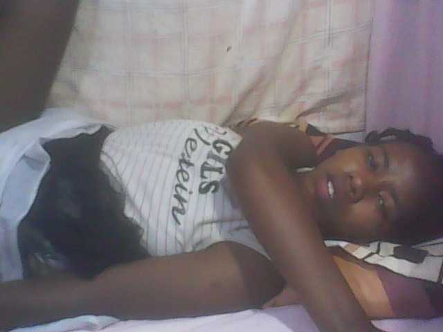 sexy-sarah's BongaCams show and profile