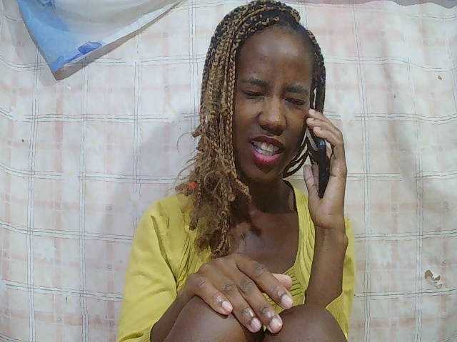 sexy-sarah's BongaCams show and profile