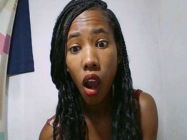 sexy-sarah's BongaCams show and profile