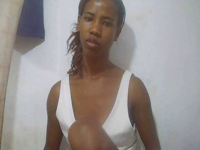 sexy-sarah's BongaCams show and profile