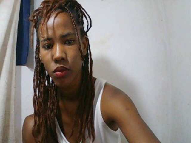 sexy-sarah's BongaCams show and profile