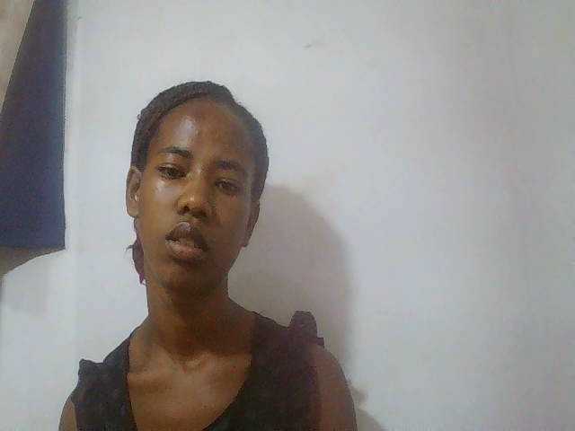 sexy-sarah's BongaCams show and profile