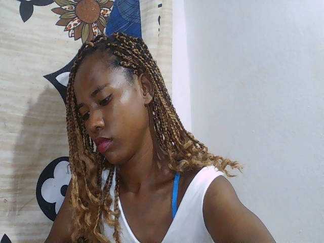 sexy-sarah's BongaCams show and profile