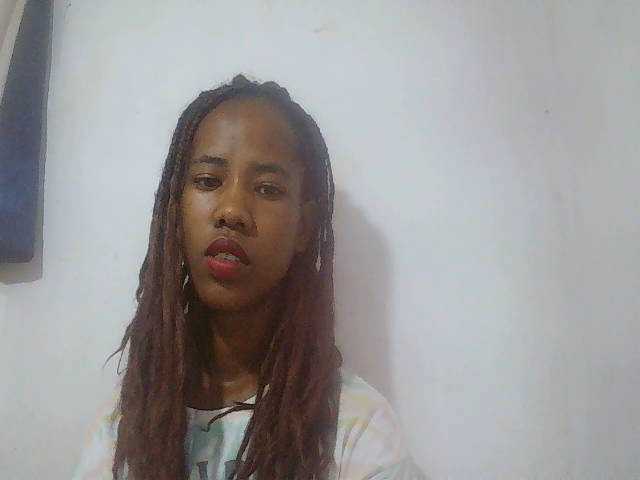 sexy-sarah's BongaCams show and profile