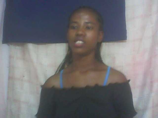 sexy-sarah's BongaCams show and profile