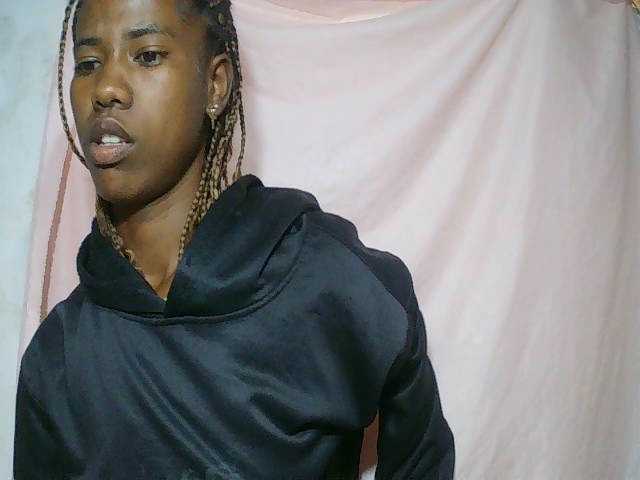 sexy-sarah's BongaCams show and profile