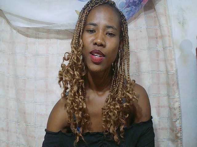 sexy-sarah's BongaCams show and profile