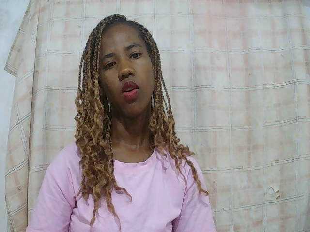 sexy-sarah's BongaCams show and profile