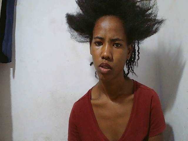 sexy-sarah's BongaCams show and profile