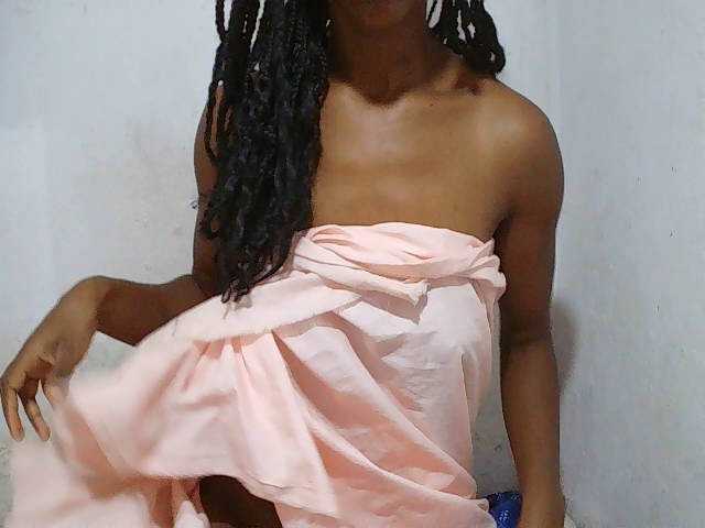 sexy-sarah's BongaCams show and profile