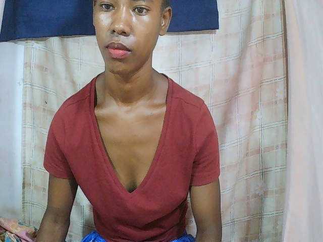 sexy-sarah's BongaCams show and profile