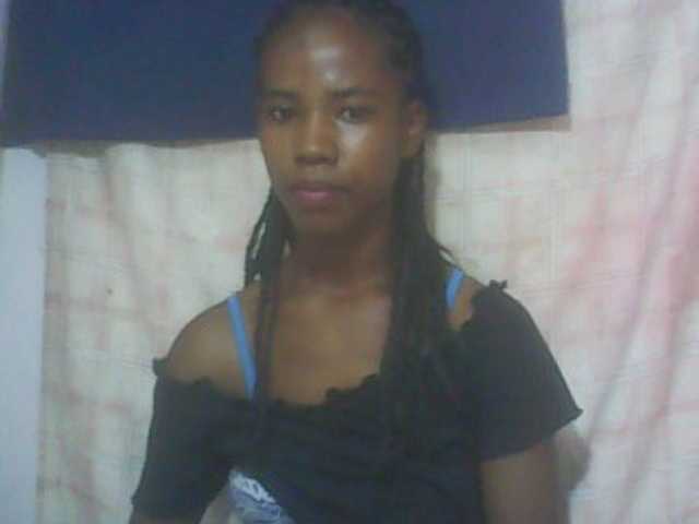 sexy-sarah's BongaCams show and profile