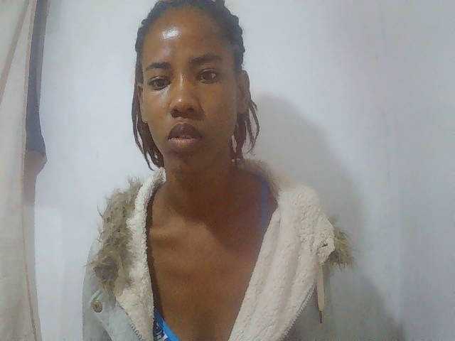 sexy-sarah's BongaCams show and profile