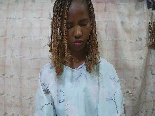 sexy-sarah's BongaCams show and profile