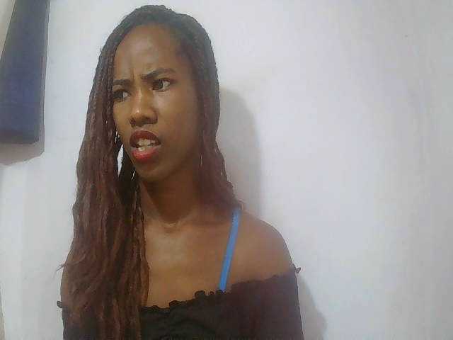 sexy-sarah's BongaCams show and profile