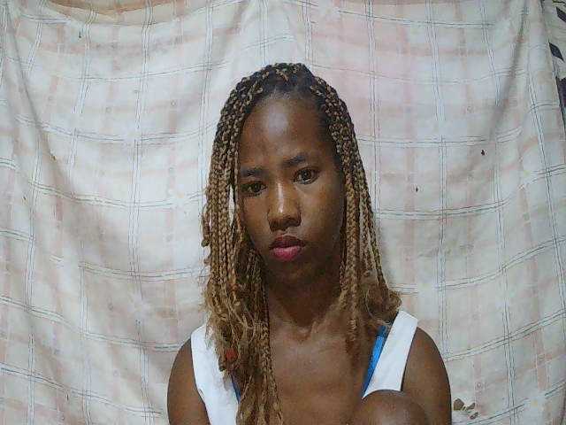 sexy-sarah's BongaCams show and profile