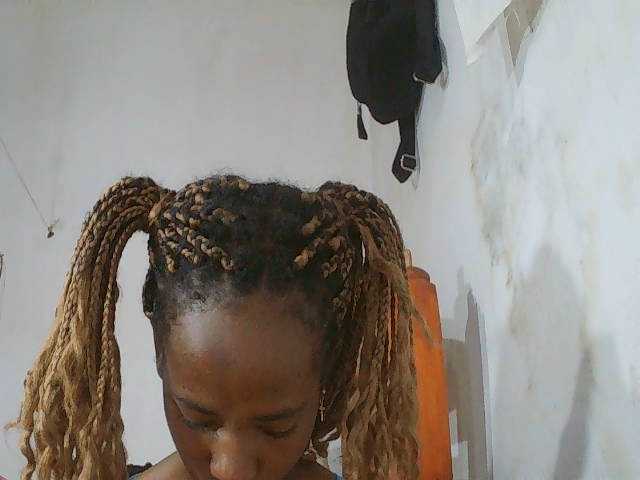 sexy-sarah's BongaCams show and profile