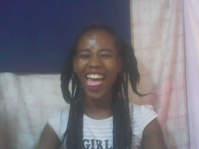 sexy-sarah's BongaCams show and profile