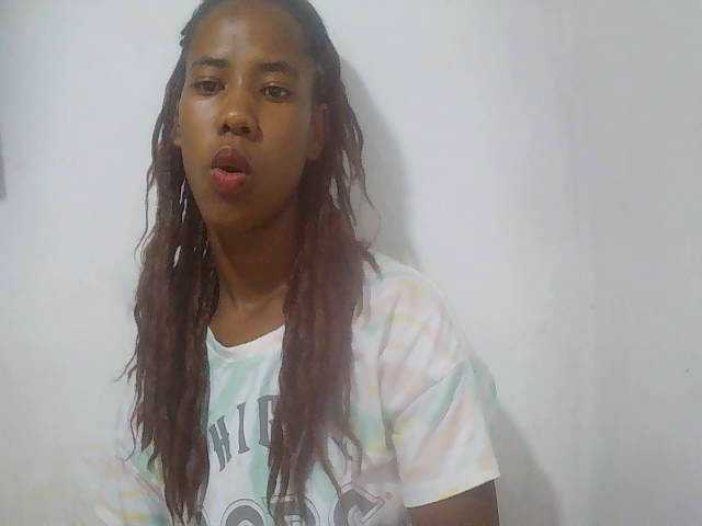 sexy-sarah's BongaCams show and profile