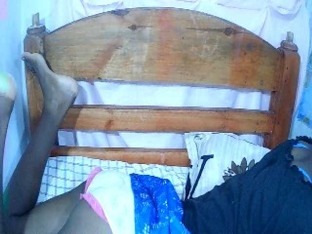 sexy-sarah's BongaCams show and profile