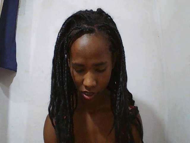 sexy-sarah's BongaCams show and profile