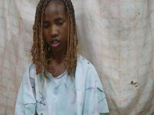 sexy-sarah's BongaCams show and profile