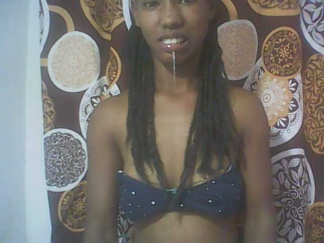 sexy-sarah's BongaCams show and profile