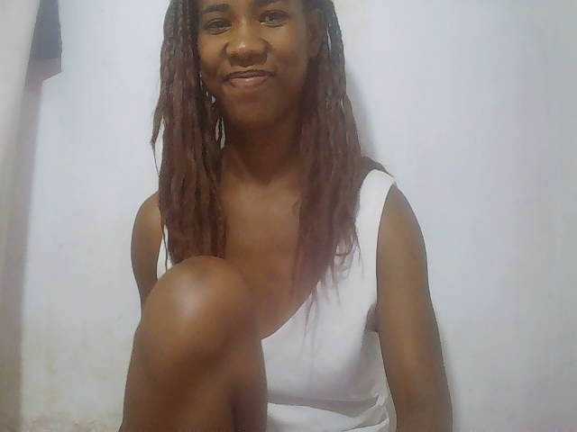 sexy-sarah's BongaCams show and profile