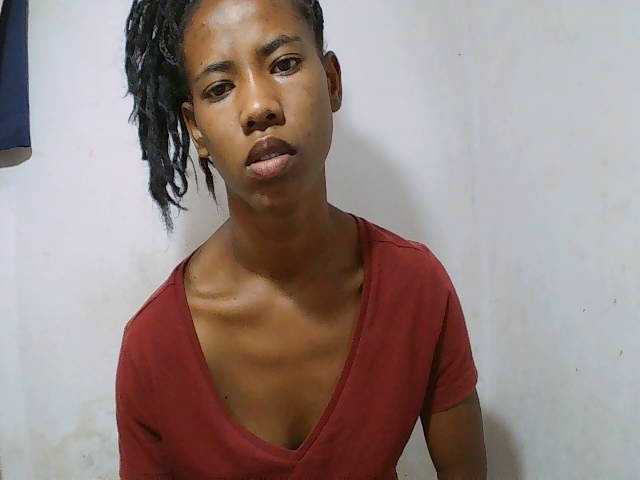 sexy-sarah's BongaCams show and profile