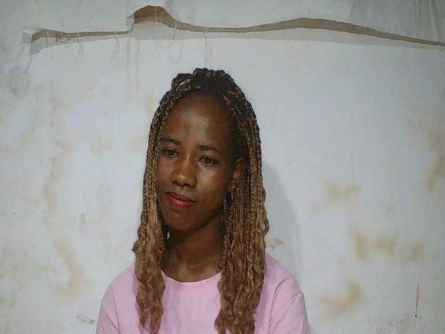 sexy-sarah's BongaCams show and profile