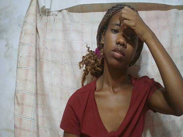 sexy-sarah's BongaCams show and profile