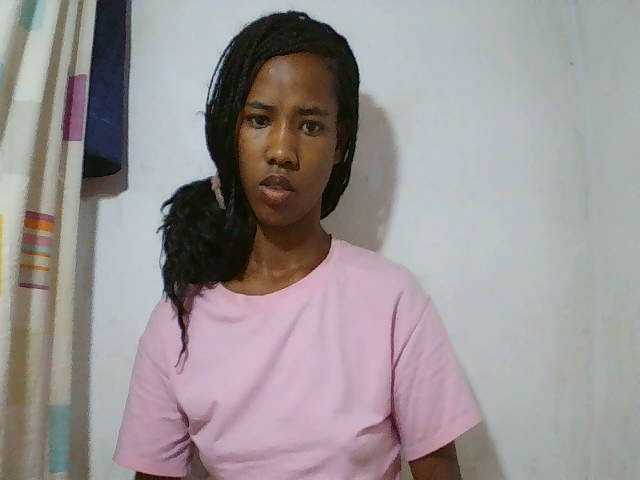 sexy-sarah's BongaCams show and profile