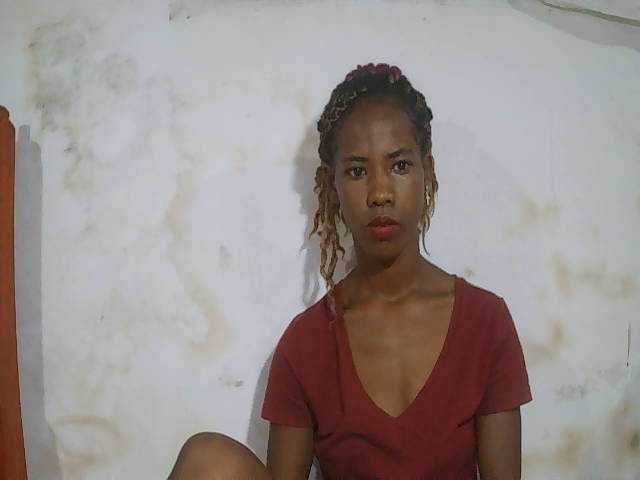 sexy-sarah's BongaCams show and profile