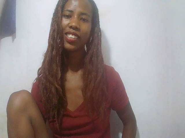 sexy-sarah's BongaCams show and profile