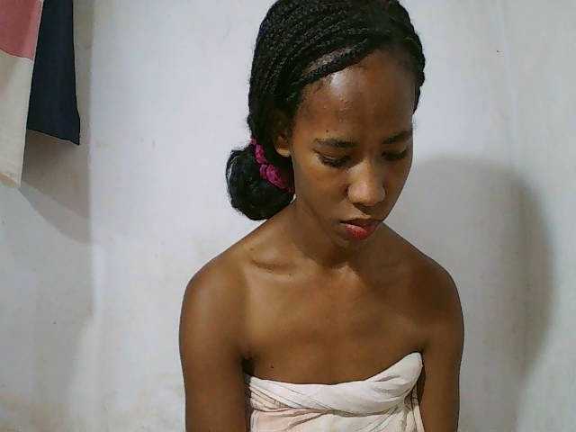 sexy-sarah's BongaCams show and profile