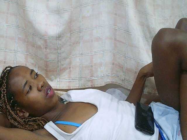 sexy-sarah's BongaCams show and profile