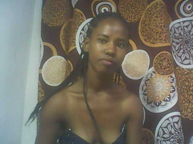 sexy-sarah's BongaCams show and profile