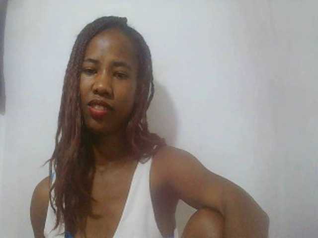 sexy-sarah's BongaCams show and profile