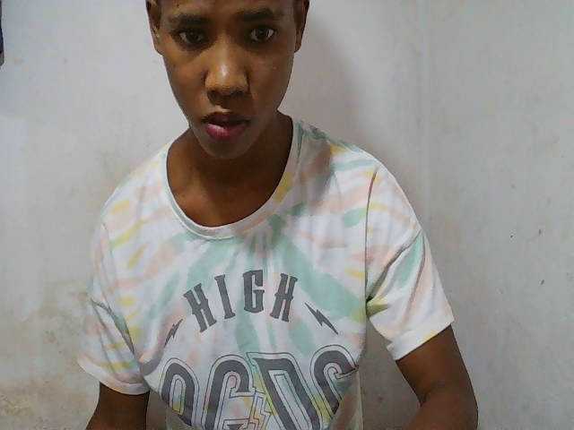 sexy-sarah's BongaCams show and profile