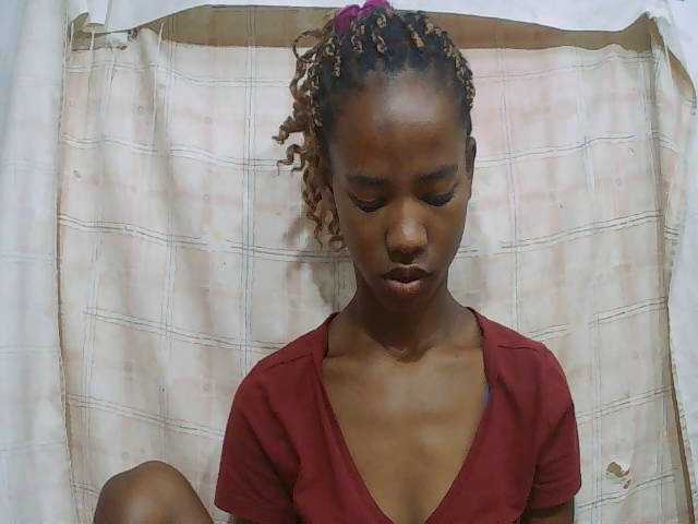 sexy-sarah's BongaCams show and profile