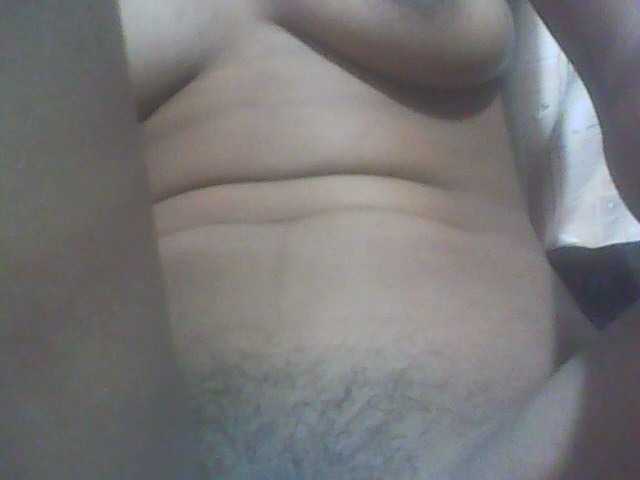 sexy-sarah's BongaCams show and profile