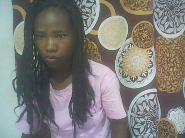 sexy-sarah's BongaCams show and profile