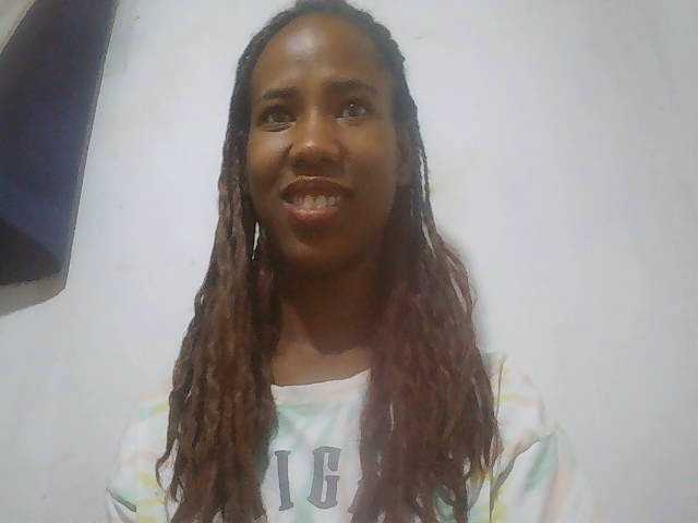 sexy-sarah's BongaCams show and profile