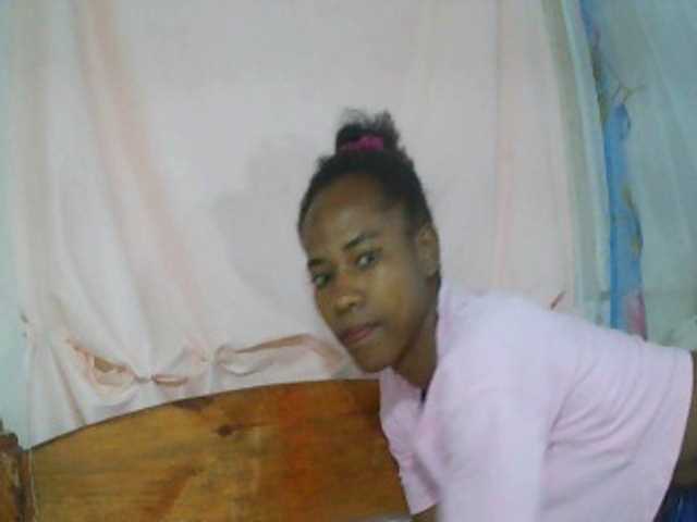 sexy-sarah's BongaCams show and profile