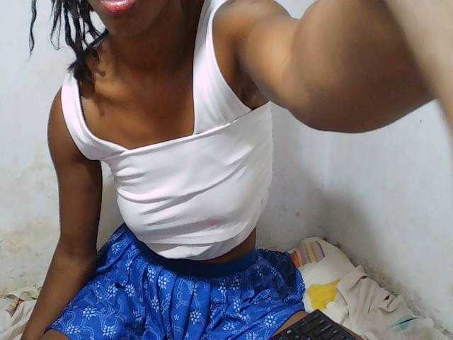 sexy-sarah's BongaCams show and profile