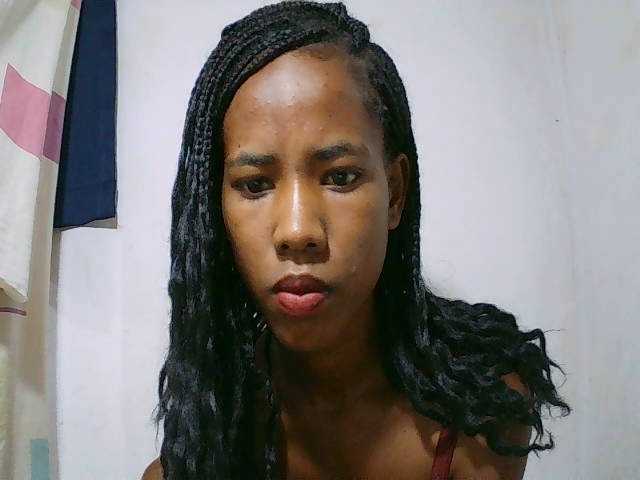 sexy-sarah's BongaCams show and profile