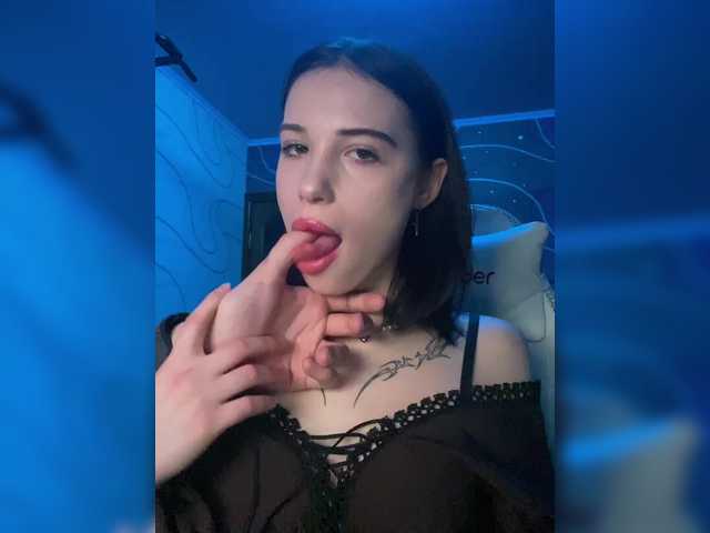 Virniks – webcam model profile photo