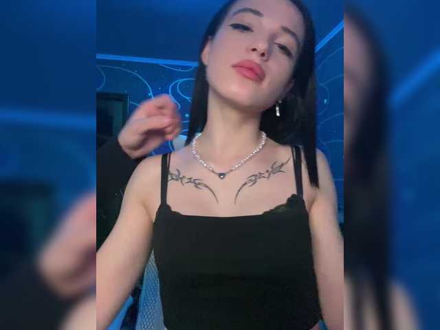 Virniks – webcam model profile photo