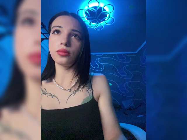 Virniks – webcam model profile photo