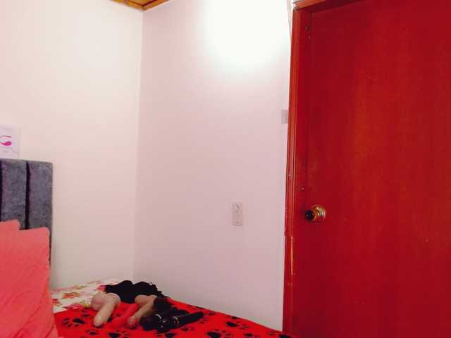 Lilith-3's BongaCams show and profile